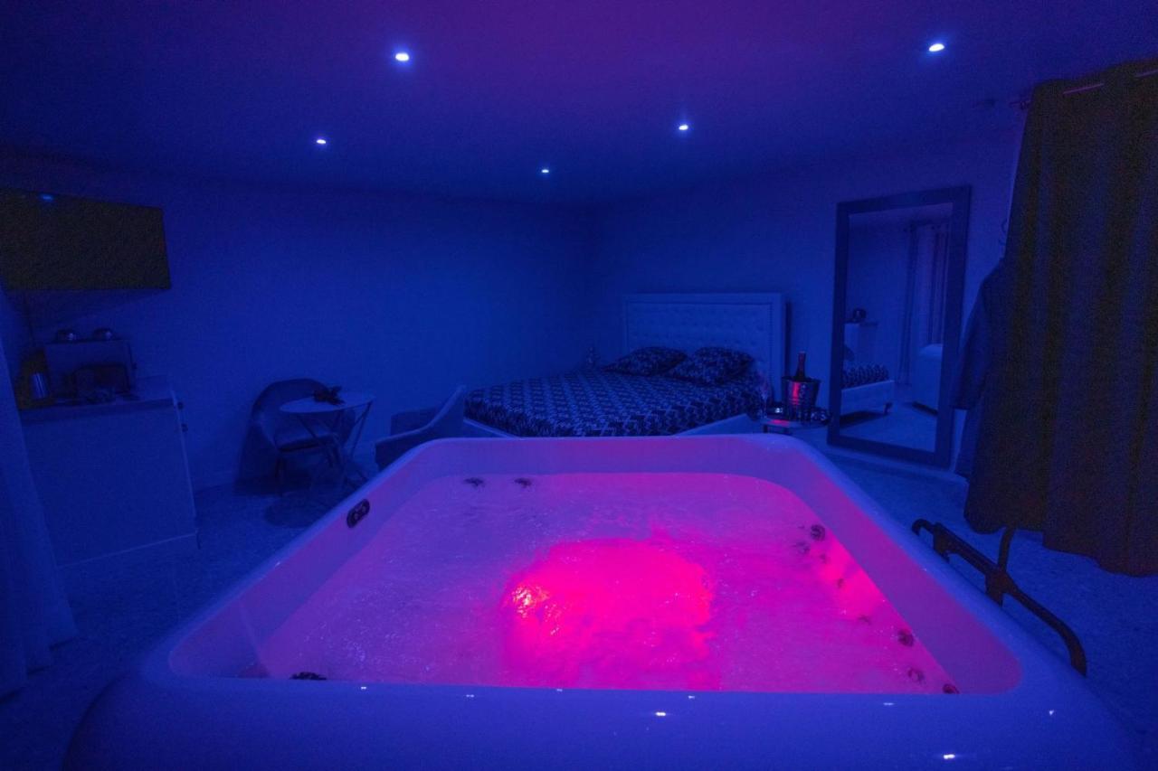 Piscine Vue 1 *